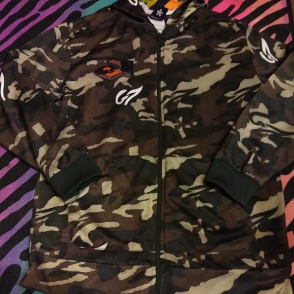 Tops - Camo Jacket